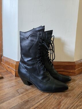 VTG Boots - Victorian, Witchy, Goth - Oak Tree Farms Lace-Up Boots Size 6